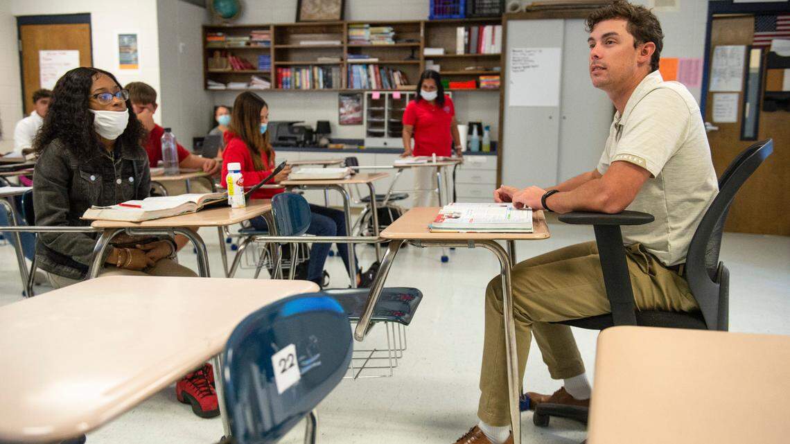 Which Coast school districts have highest, lowest teacher salaries? Here’s the list.