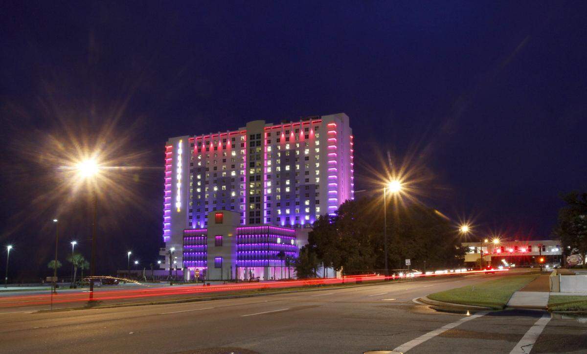 Present: The side of Island View Casino Resort's Beach Tower in Gulfport is used as a canvas for a free nightly light show. The beach casino is entirely non-smoking while the Island View Casino on the north side of U.S. 90 allows smoking.