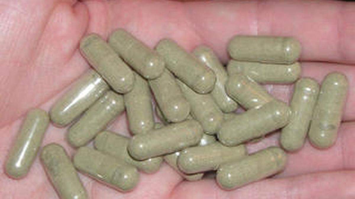 At low doses, kratm can increase alertness, physical energy and talkativeness. At higher doses, the herb drug can be deadly.