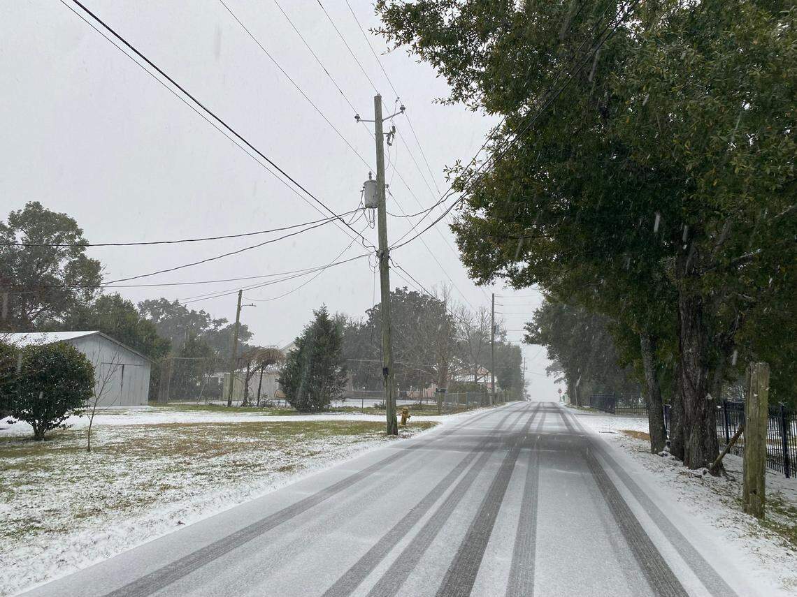 Snow started falling in Pass Christian around dawn on Tuesday, Jan. 21, 2025. The National Weather Service predicted the Mississippi Coast could get up to 4 inches of snow in the historic winter storm.