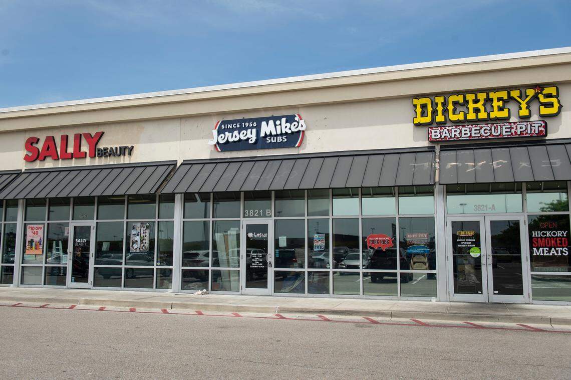 A new location of Jersey Mike’s sandwich shop is open at the Promenade in D’Iberville.