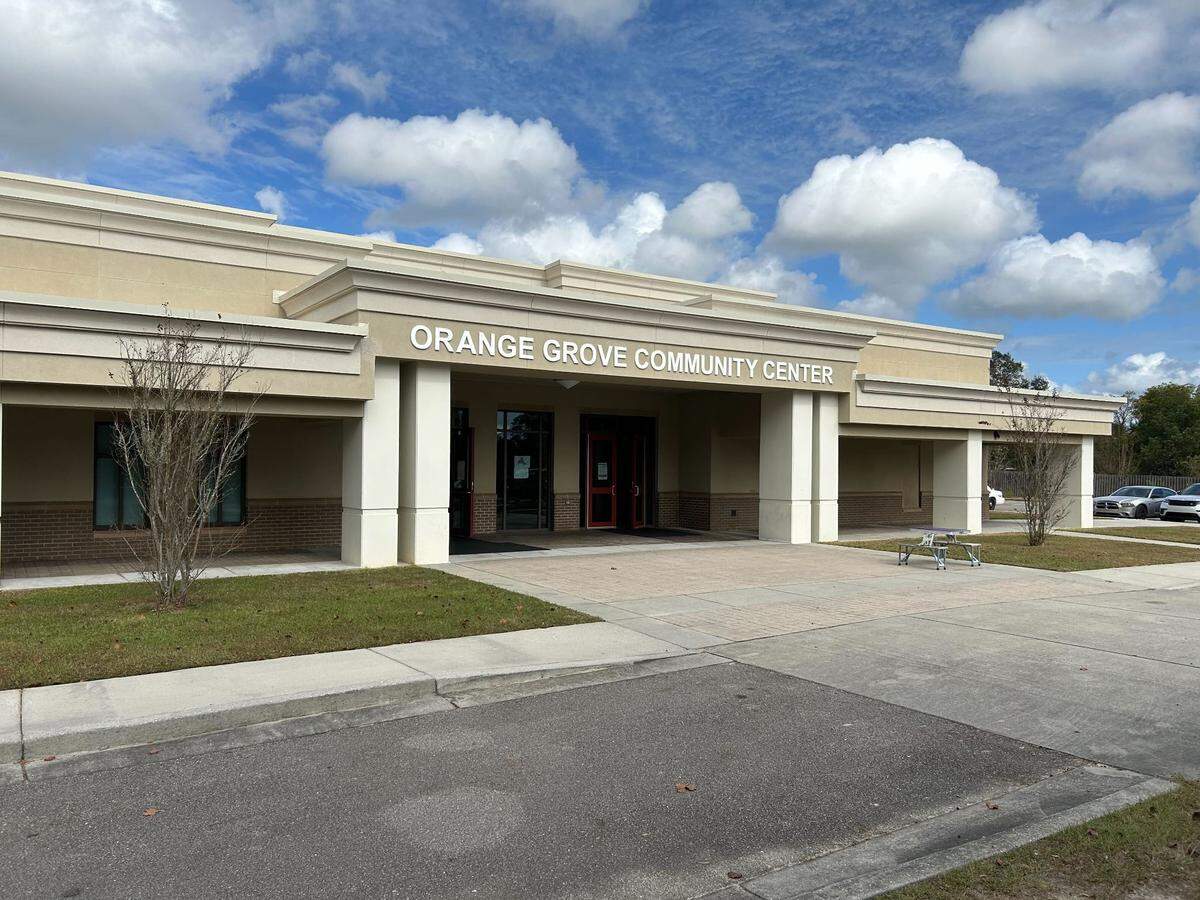 Lines stretched across the parking lot Tuesday, Nov. 5, 2024, at Orange Grove Community Center, but had disappeared by midday.