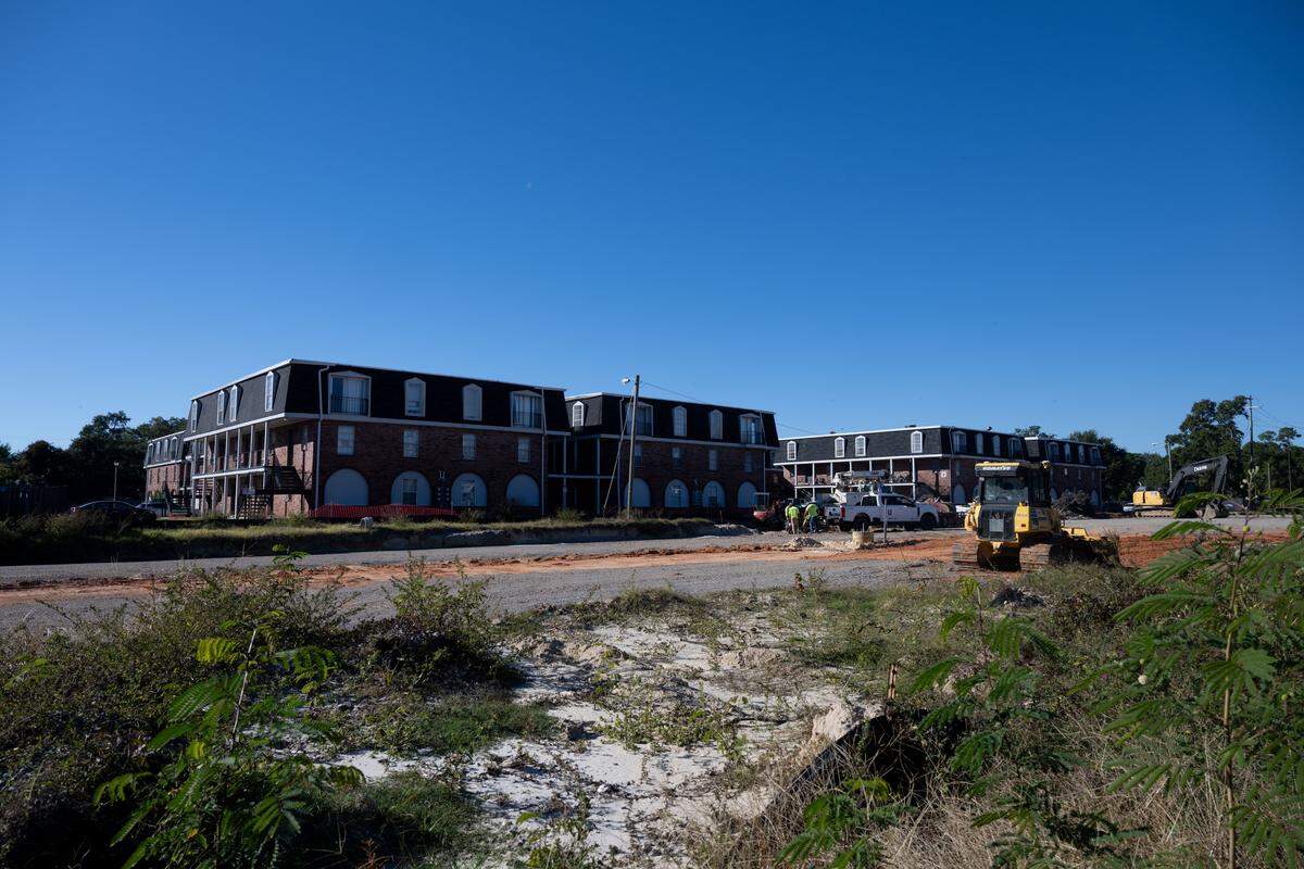 The Popp’s Ferry Road extension is being built west of Oakmont Place in Biloxi and east of Maison D’Olreans Apartment Homes on Wednesday, Nov. 5, 2025. The extension creates a long-awaited route between busy east-west corridors Pass Road and U.S. 90