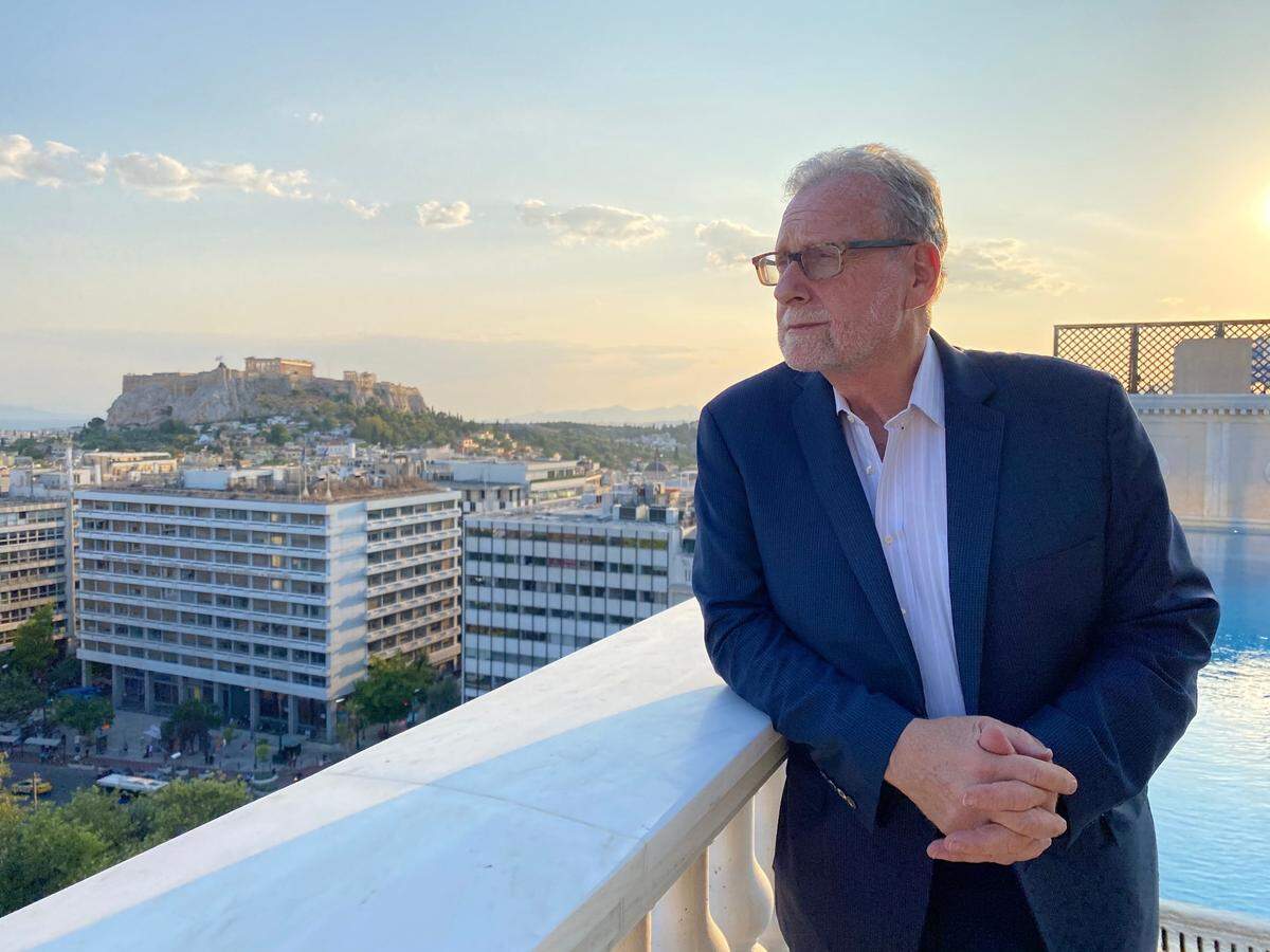 Travel reporter Peter Greenberg has been to Greece and most other countries around the world and this week is in South Mississippi filming an episode of “Hidden Gems” for PBS.
