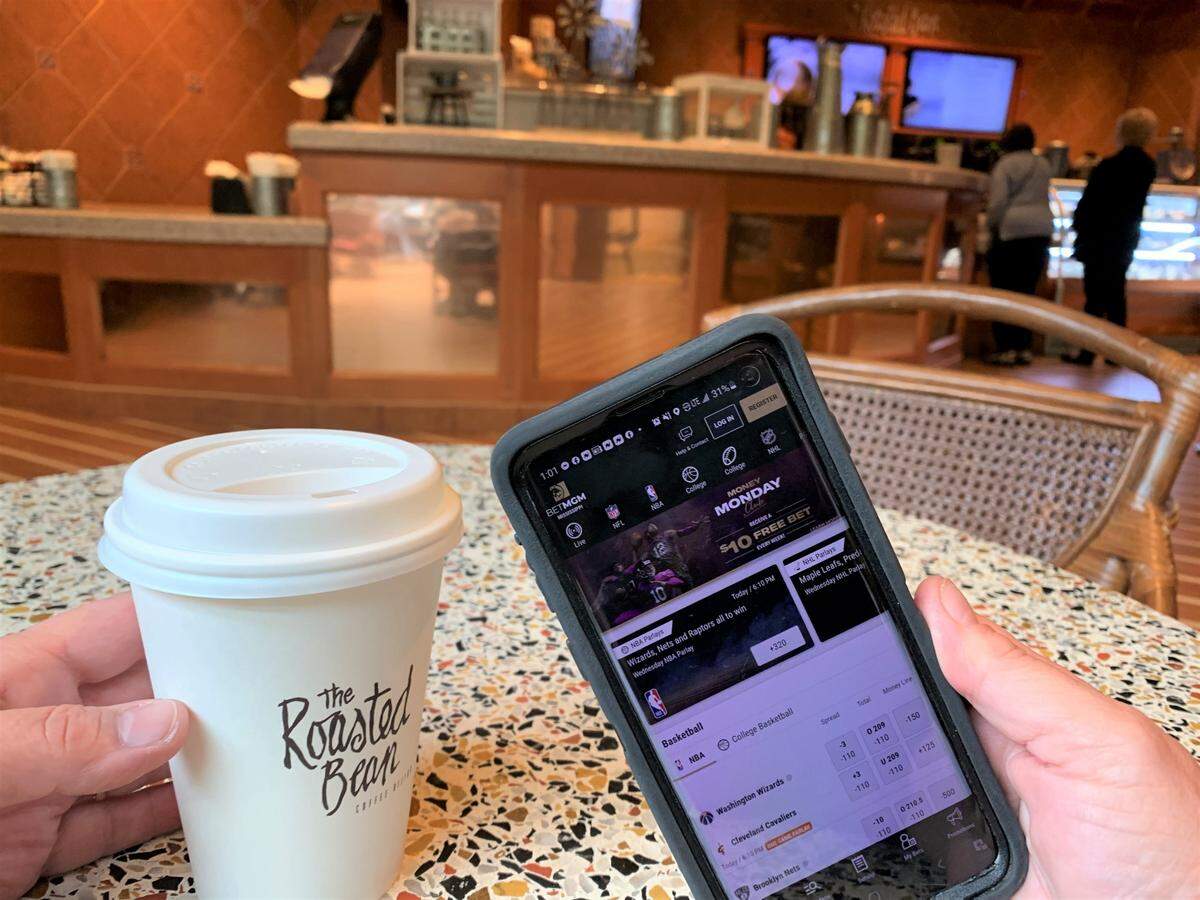 BetMGM app premiered in 2021 at the Beau Rivage Resort and Casino in Biloxi. Those who sign up can make a wager at the Roasted Bean coffee shop and other areas of the resort. It can’t be used outside the building, since online gambling isn’t legal in Mississippi.