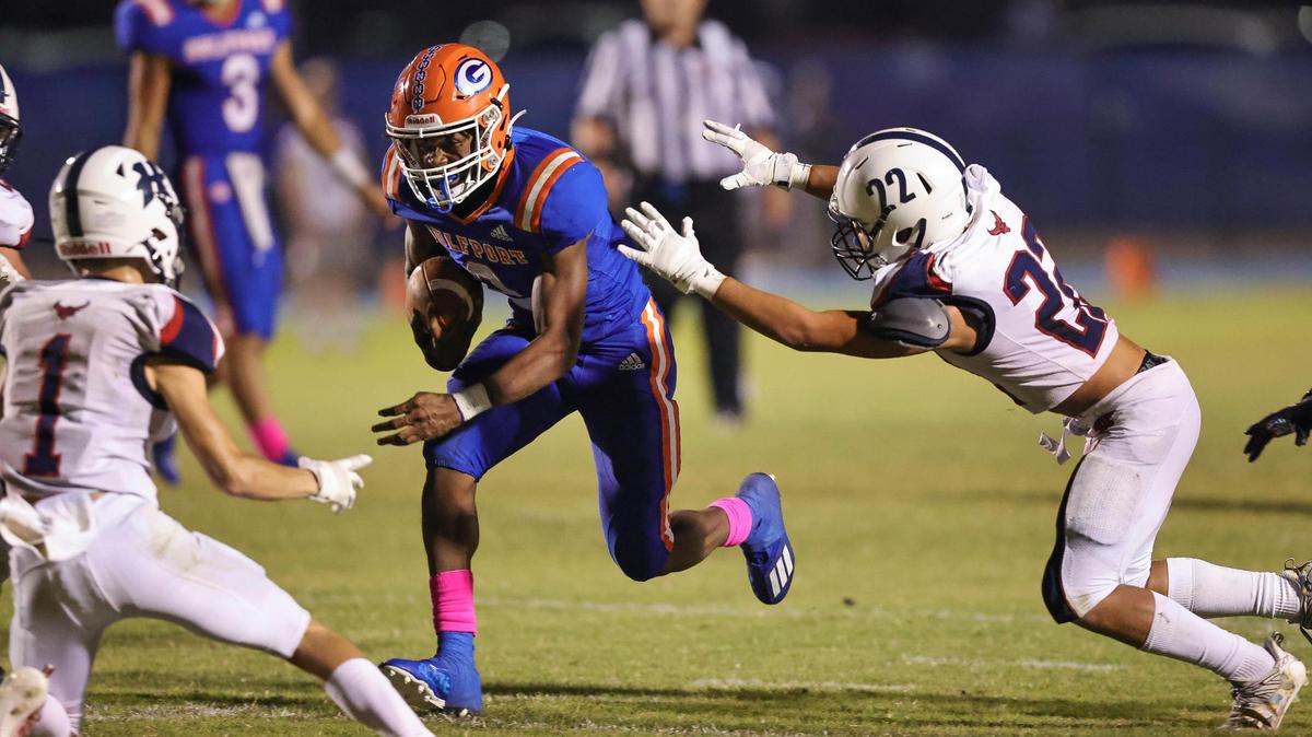 Gulfport Admirals running back Tyler Reed (2) runs the ball during the game between Hancock and Gulfport at Milner Stadium, Gulfport, Mississippi, October 8, 2021.