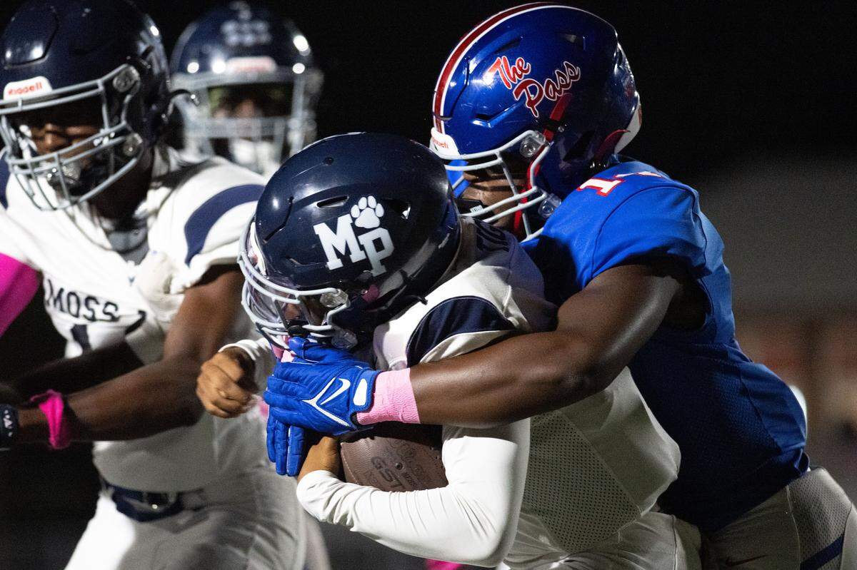 Pass Christian linebacker Stefan King Jr. (14) and the rest of the Pirates defense blanked Moss Point on Friday.