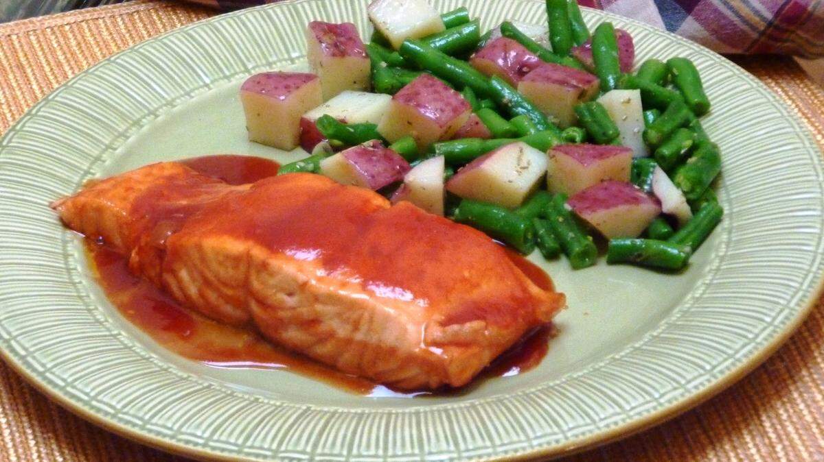 TNSYou can use any type of whiskey to make glazed salmon.