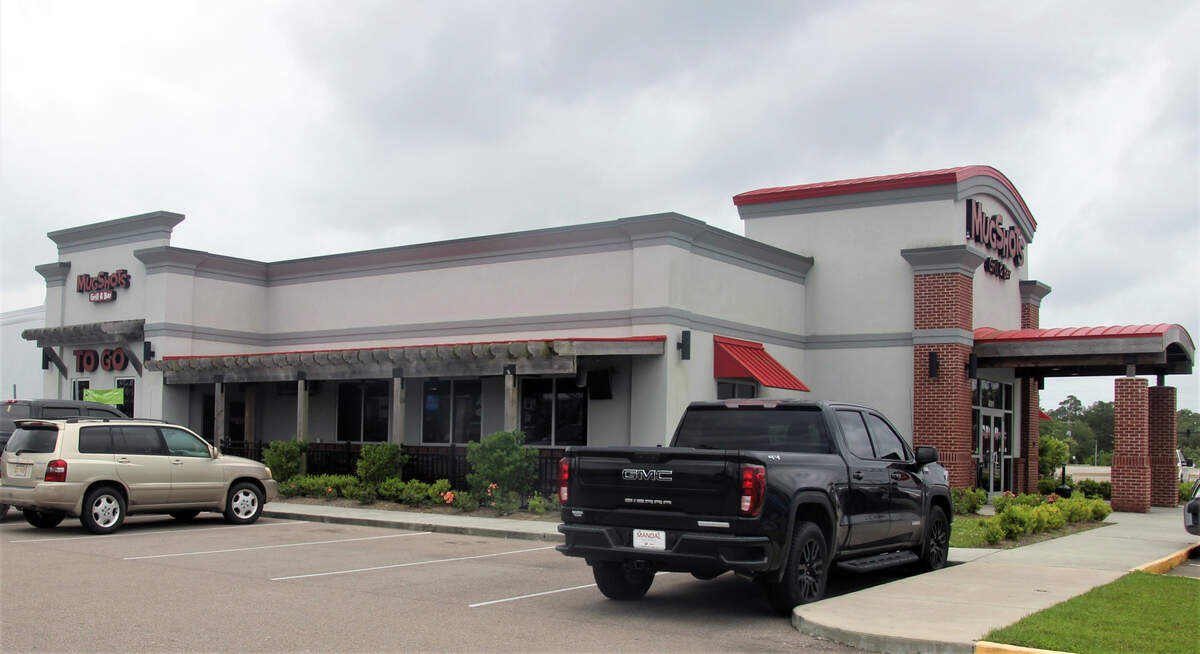 Mugshots Grill & Bar in D’Iberville has small side porch for outside seating, and all the locations have outside seating in various configurations.