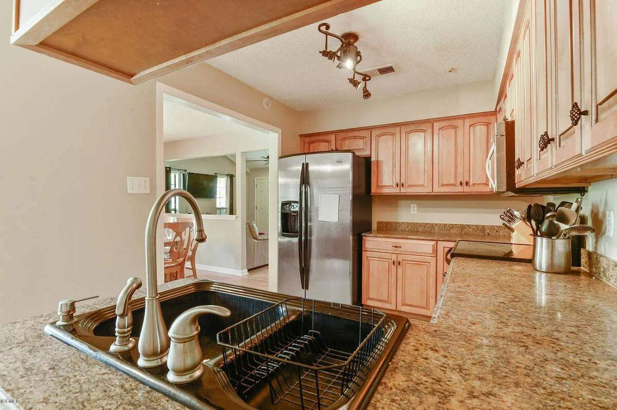 746 Live Oak Dr., Biloxi, MS 39532