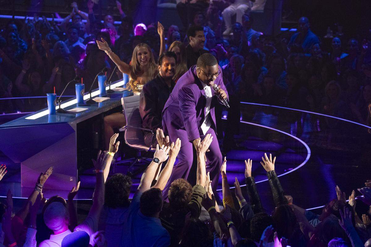 Daniel Stallworth works the crowd Monday during his performance of “Fearless” by Taylor Swift on “American Idol.”