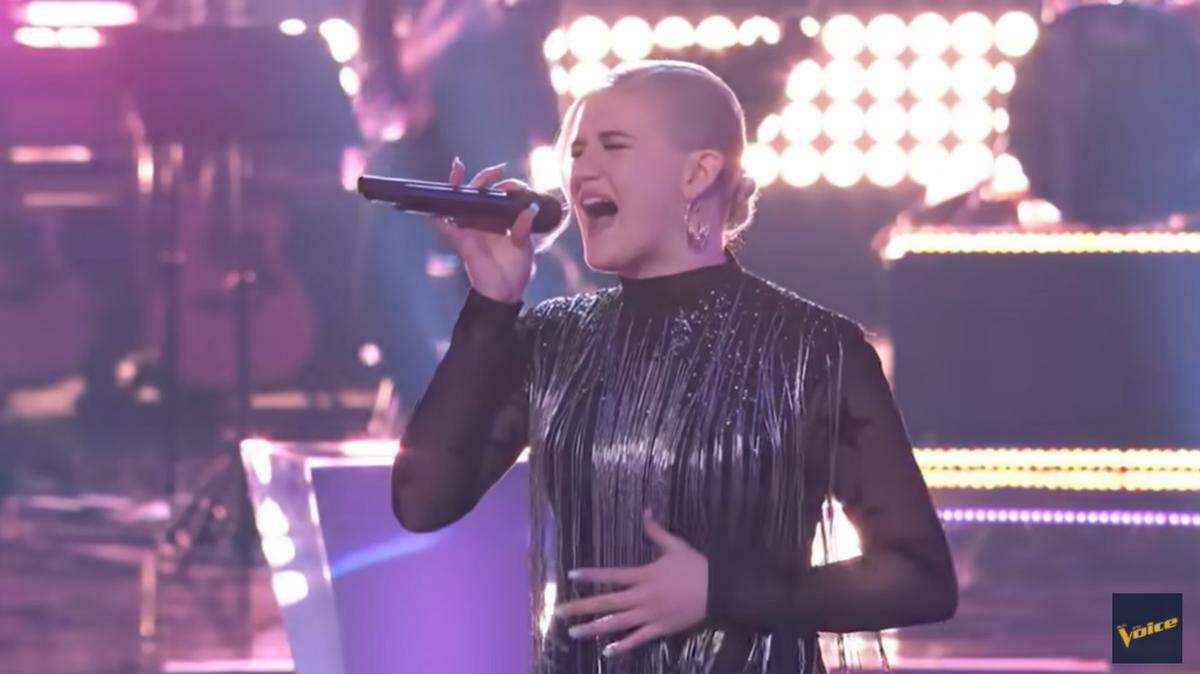 Mississippi Coast native Hailey Green won her battle against “The Voice” teammate Lana Scott and will advance to the knockout round next week.