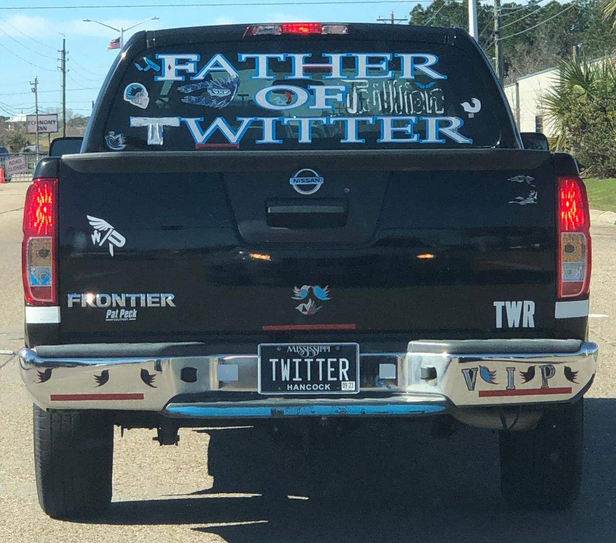 Do you think this driver likes Twitter? Wonder how they feel about the name change to X.