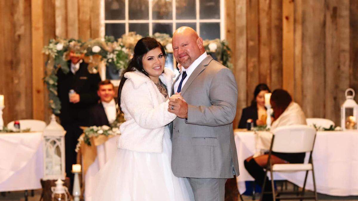 Taylor Manning and her father, Joe Ladnier, at her wedding. Ladnier has been missing since Christmas Eve.