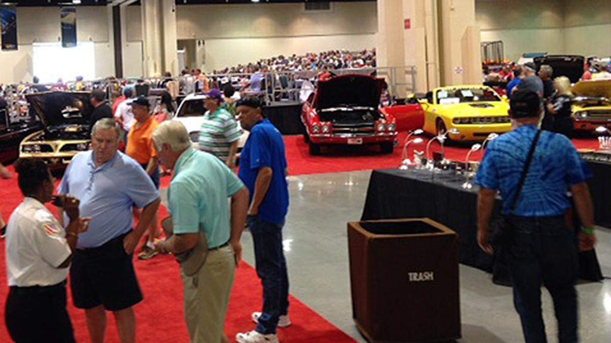 LAWRENCE WHEELER/SPECIAL TO THE SUN HERALD 
 A quick peek inside the Vicari Auto Auction at the Coast Convention Center in Biloxi on Friday.