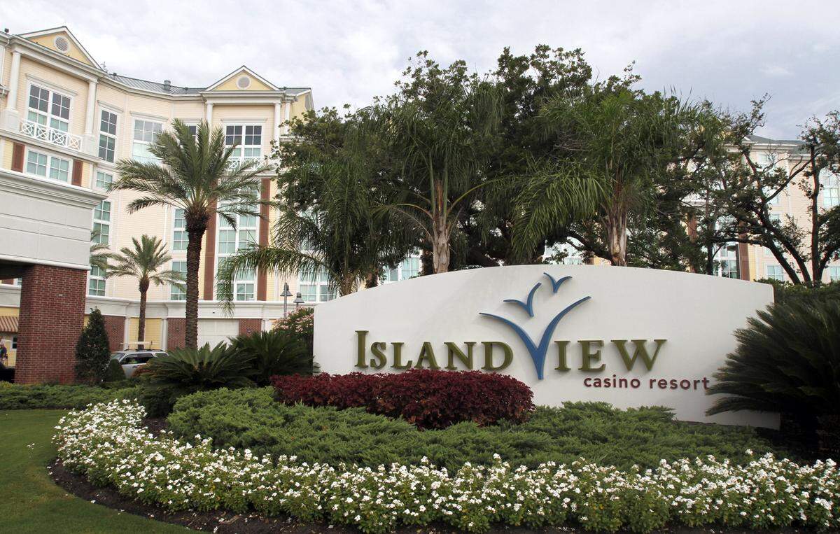 Island View Casino Resort in Gulfport was named among Yahoo’s Top 10 casino resorts for those who like to gamble. It has both a smoking and non-smoking casino.