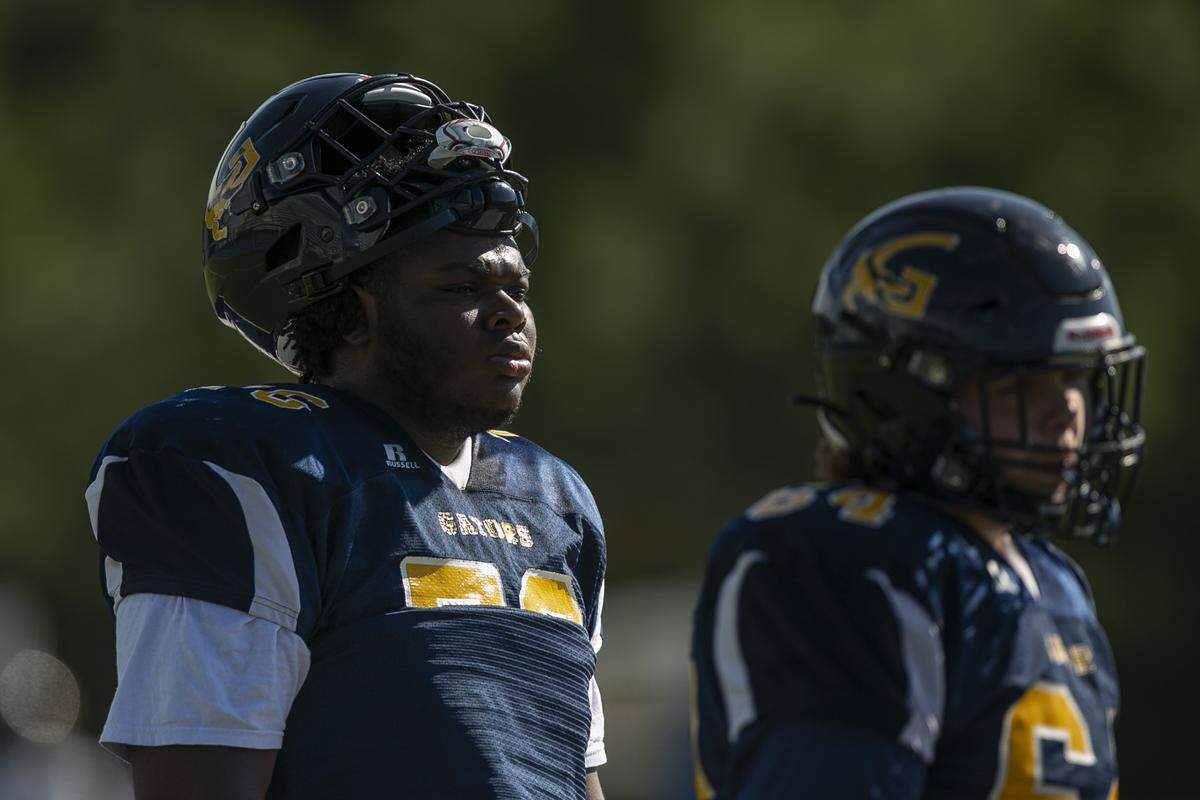 Gautier High School offensive lineman Bryson Hurst, left, during practice on Thursday, Sept. 9, 2021.