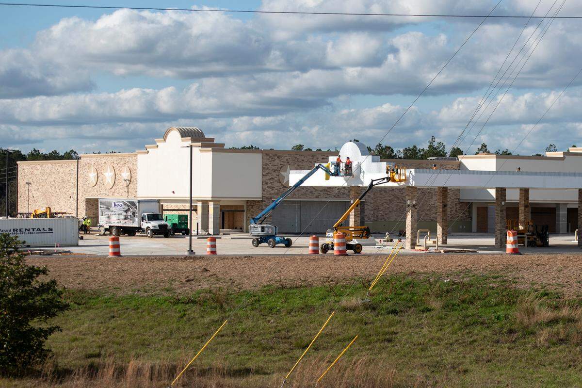 Work continues on the construction of Buc-ee’s in Harrison County on Wednesday, Dec. 18, 2024.