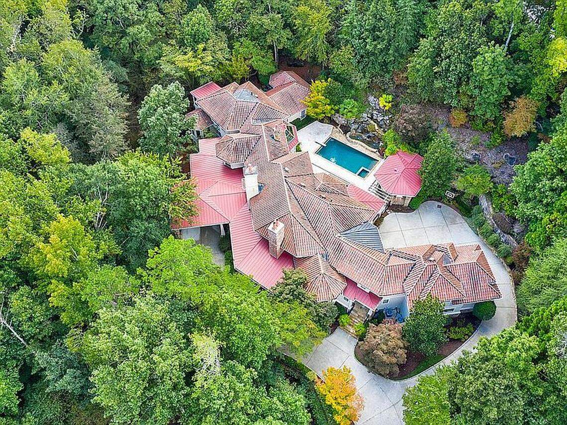 Comedian Jeff Foxworthy is selling his custom-built Georgia mansion for $2,999,000