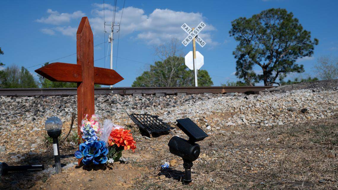 Coroner says 5 killed in train-van crash at dangerous South MS railroad crossing