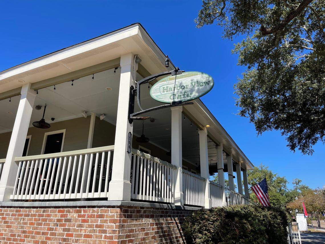Harbor View Cafe in Long Beach has outdoor dining on a wraparound porch.