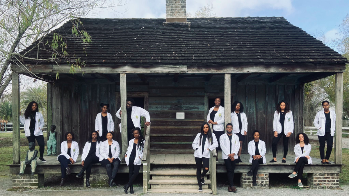 Black Tulane Medical School students posed in front of The Whitney Plantation in Wallace, Louisiana, the only plantation museum in the region with “an exclusive focus on slavery.” The photo has since went viral.