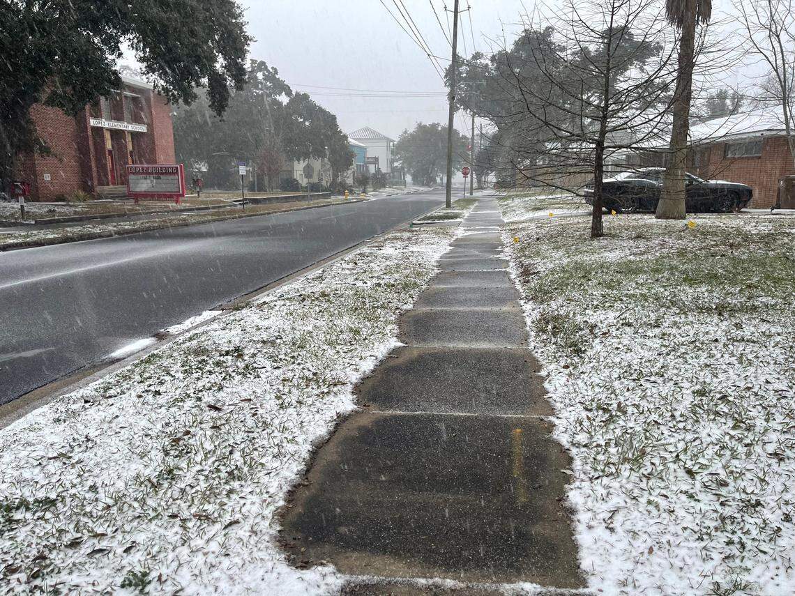It didn’t take long for the snow to start sticking in Biloxi.