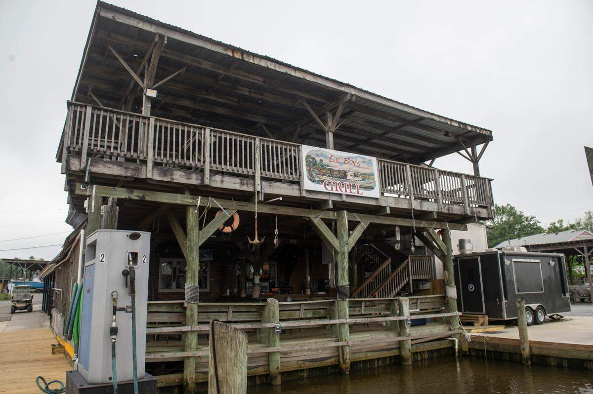 L’il Boys’ Grill has reopened at Mary Walker Marina in Gautier.