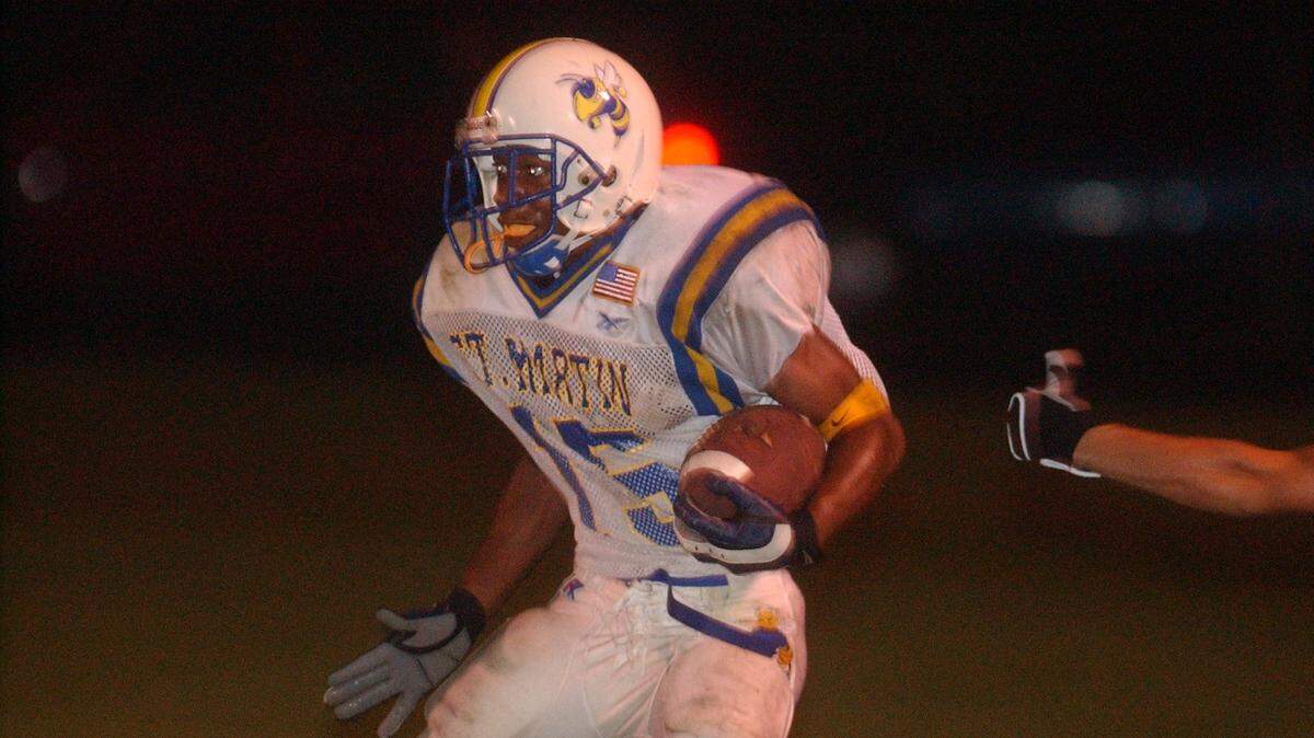 C.J. Hawthorne was a standout receiver at St. Martin and Hawaii.