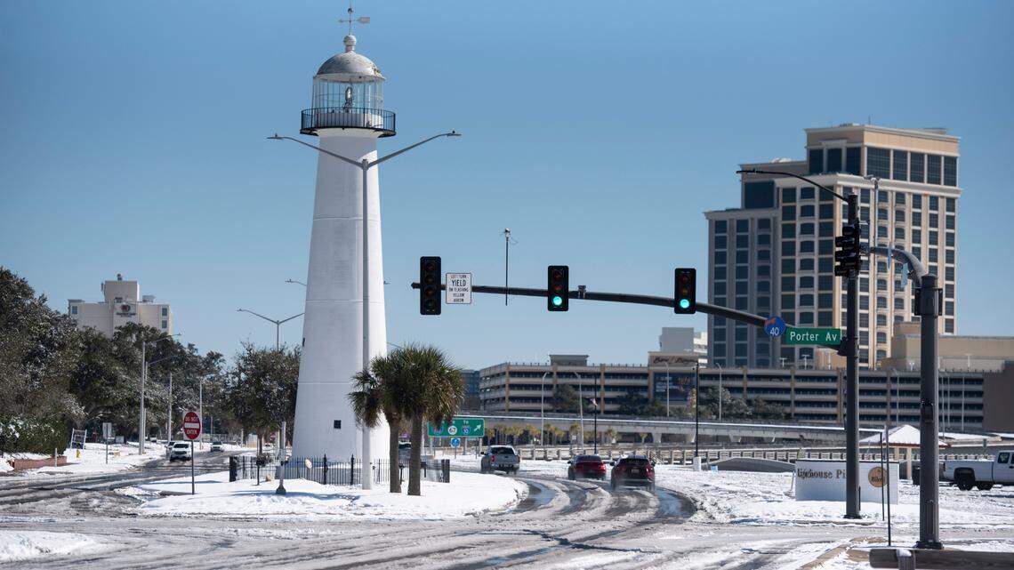 Update: Last closed big bridge is open in South MS. When will ice, snow clear from roads?