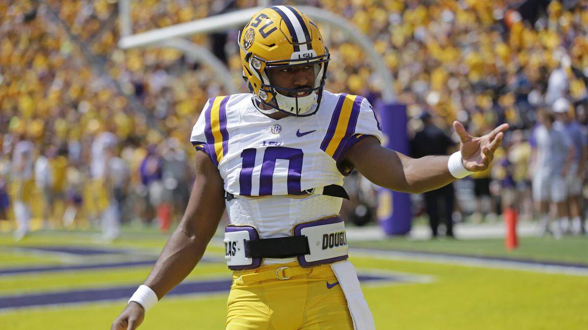 LSU quarterback Anthony Jennings (10) warms up before an NCAA college football game in Baton Rouge, La., Saturday, Sept. 19, 2015. (AP Photo/Gerald Herbert)