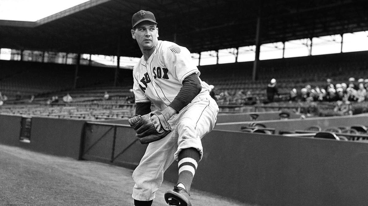 Rookie pitching sensation Dave "Boo" Ferriss of the Boston Red Sox, on May 25, 1945. (AP Photo/Abe Fox)