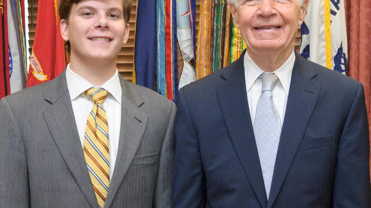 Gardner Hewes and Sen. Thad Cochran