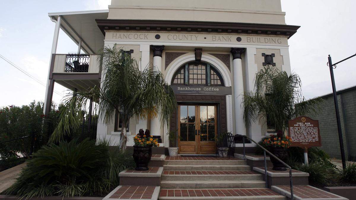 TIM ISBELL/SUN HERALD/2009 
 Bankhouse Coffee is located on Jeff Davis Avenue just south of Lil Rays in Long Beach. Owners Shawn and Lynn Montella hope by April to open Coast Roast Coffee & Tea in a one-story building at 16th Street and U.S. 49 in Gulfport.