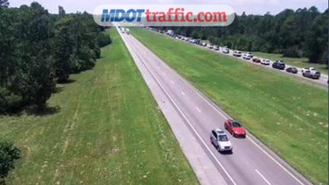 Crash adds to delays westbound drivers are experiencing on I-10 across South MS