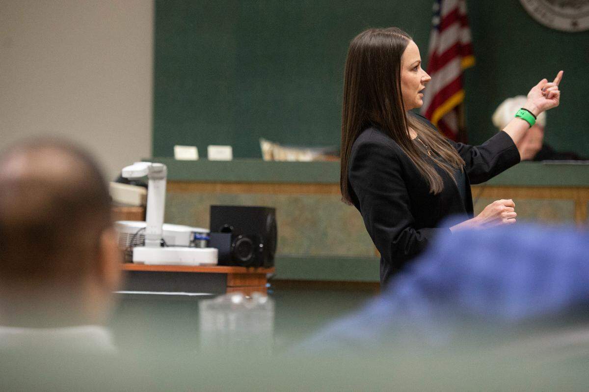 Adrianne Crawford Rhoads makes her closing argument for the defense during Dion Neal’s trial at the Jackson County Courthouse in Pascagoula on Tuesday, Oct. 11, 2022.