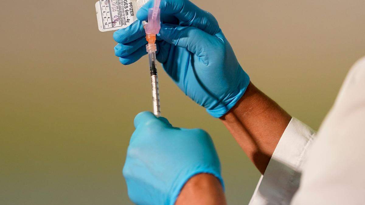 The state’s latest vaccination numbers show 54% of eligible South Carolina residents have been fully vaccinated against COVID-19 as of April 1, 2023. (AP Photo/Mary Altaffer)
