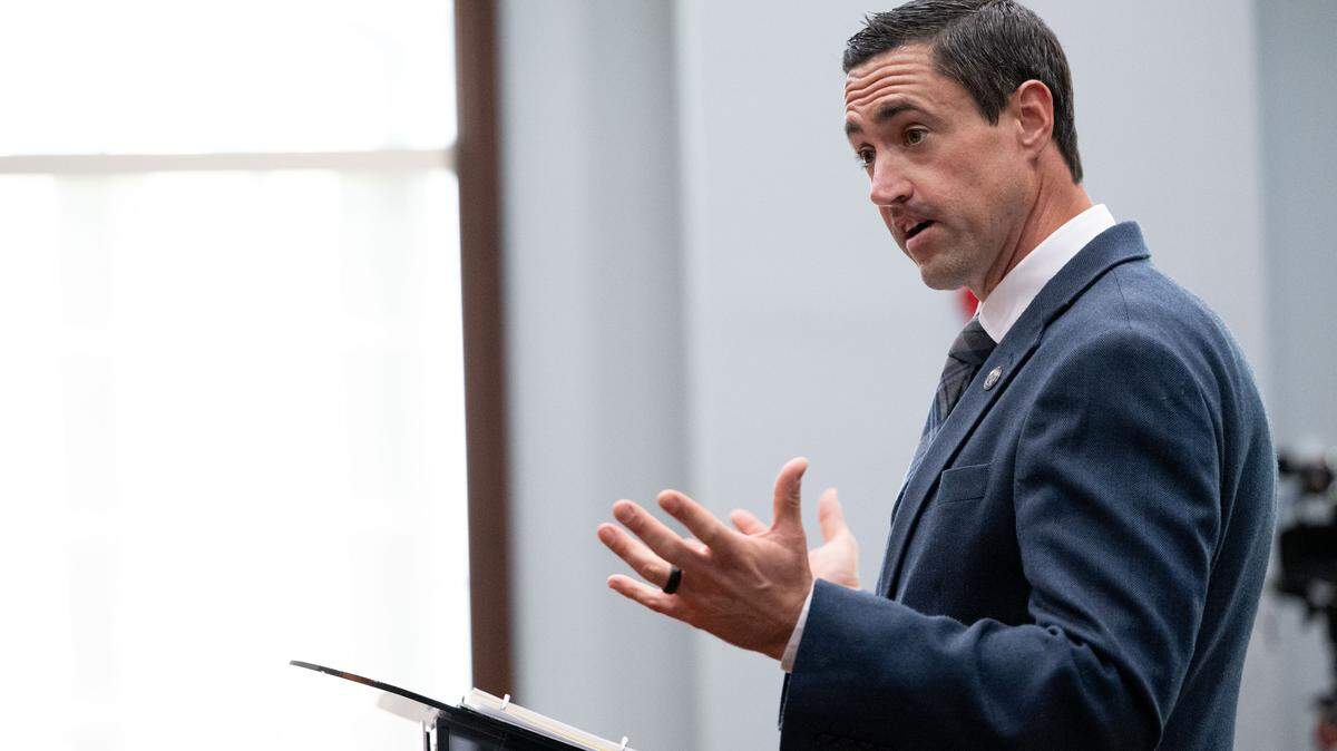 Josh Bromen, director of the MDPS’s Office of Public Safety and Planning, speaks before Moss Point city officials during special meeting in Moss Point on Monday, Nov. 10, 2025.