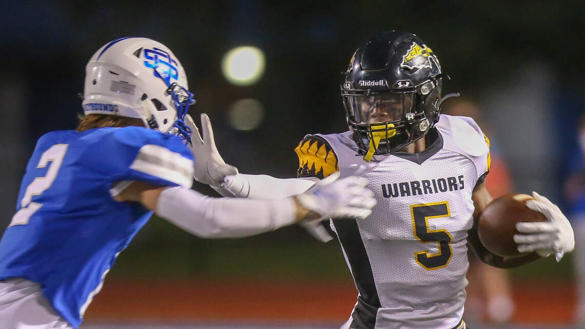 ‘That boy is something serious.’ D’Iberville senior tops 300 yards vs. Ocean Springs.