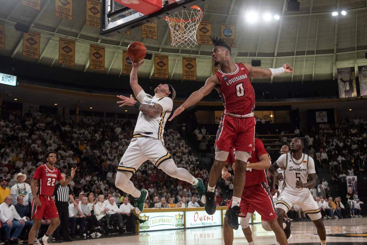 Southern Miss’s Neftali Alvarez goes for a layup during a game against Louisiana-Lafayette at Reed Green Coliseum on Thursday, Feb. 9, 2023.