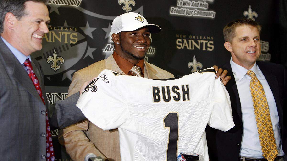 ALEX BRANDON/ASSOCIATED PRESS/2006The drafting of running back Reggie Bush, center, in the 2006 NFL draft helped lift the fortunes of the New Orleans Saints after a 3-13 season the year before.