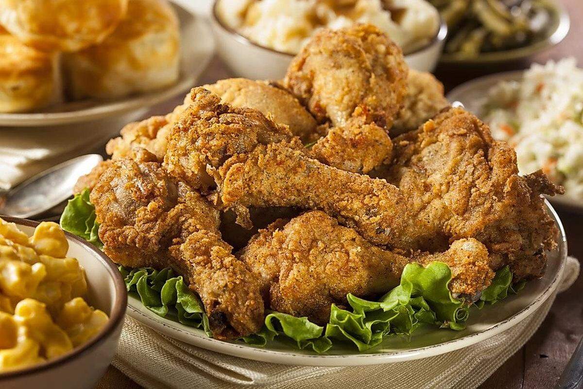 Ms. Audrey’s lunch menu includes everything from fried chicken to smothered liver and onions.