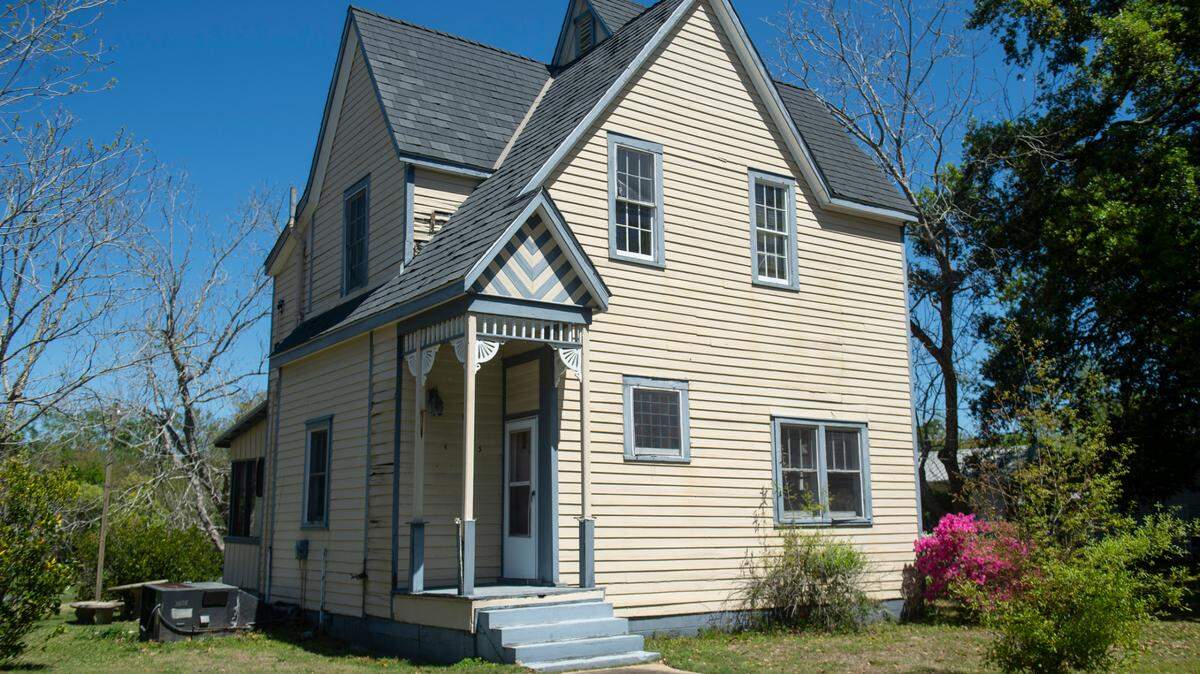 Michelle Hodges bought Lang’s Seven-Gabled Cottage the house in 2023 and plans to renovate it while preserving the home’s historic architecture.