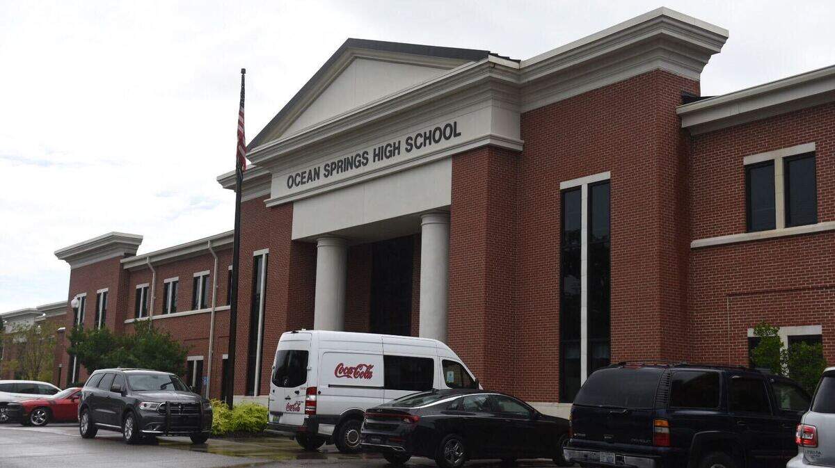 Ocean Springs High School main building on Wednesday, Sept. 29, 2021.