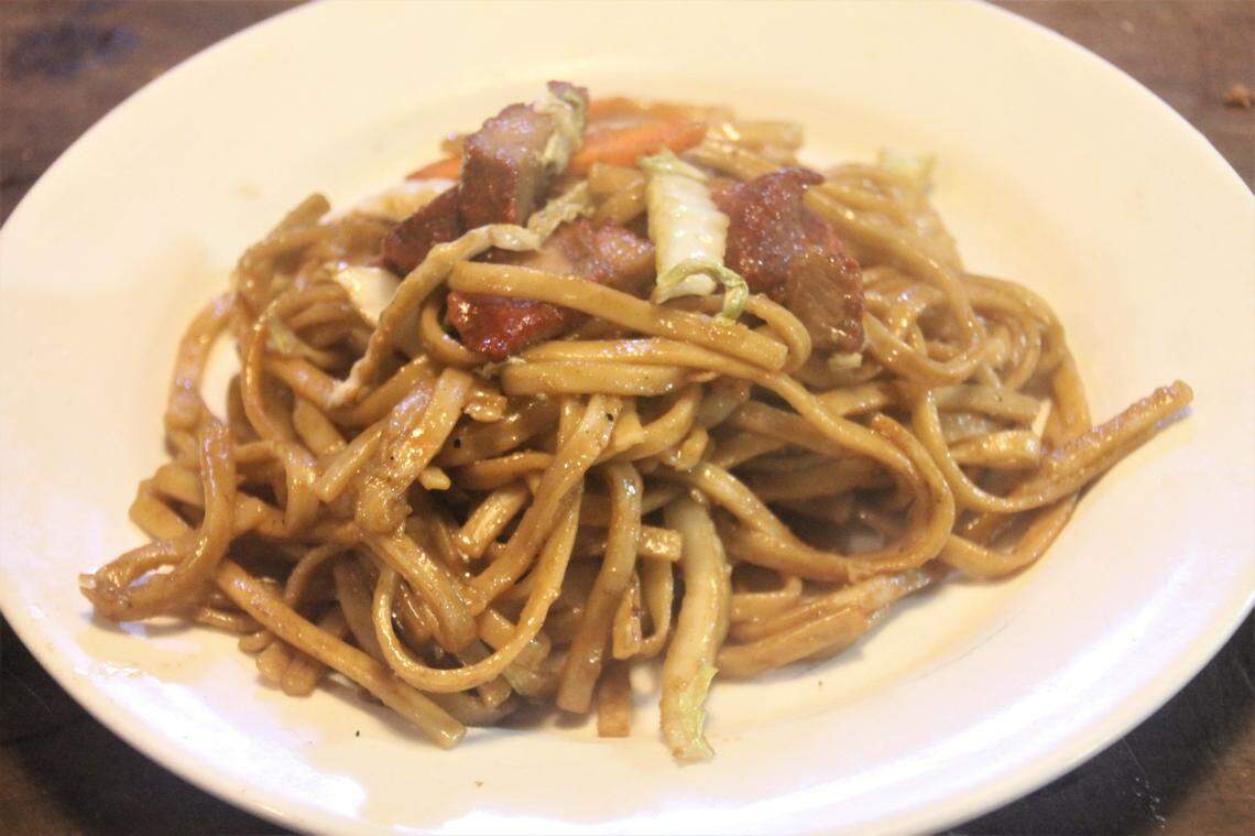 The beef lo mein at China Bistro in St. Martin.