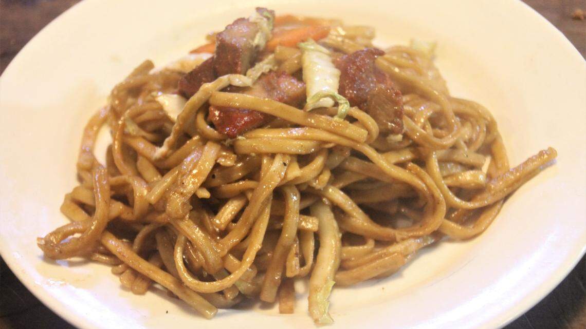 The beef lo mein at China Bistro in St. Martin.