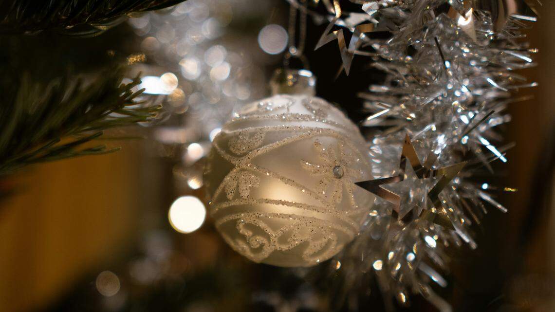 These are the Christmas decorations that injure MS folks the most, a new survey shows