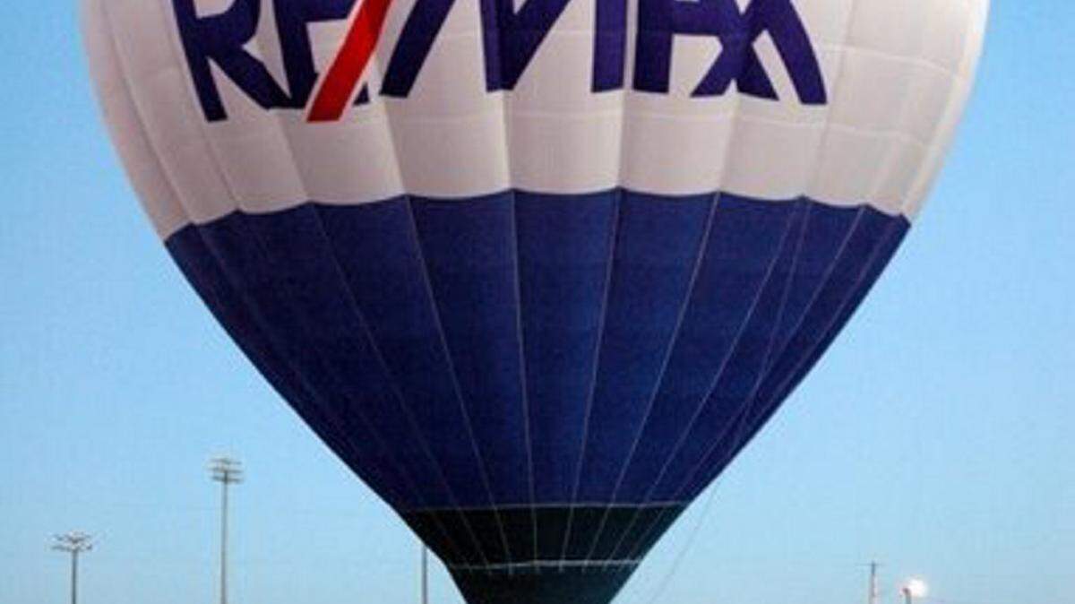 PHOTO COURTESY OF RE/MAX LONG BEACH 
 The distinctive RE/MAX hot air balloon will be back in Long Beach Nov. 4 for free tethered rides from 4 p.m. to sunset, weather permitting. The RE/MAX Along the Way office in Long Beach is organizer of the event.