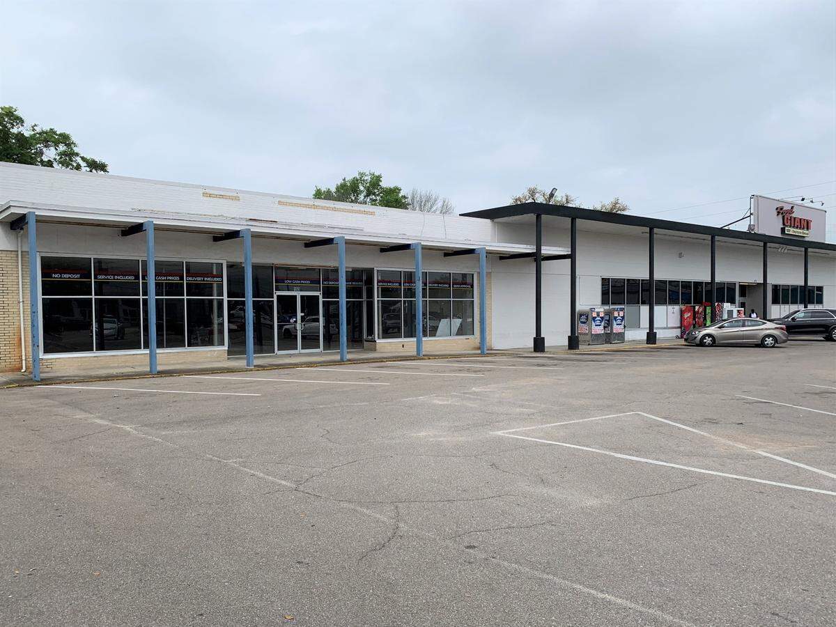La Nortena restaurant and grocery store will move to this empty store next to the Food Giant on Porter Avenue in Biloxi.