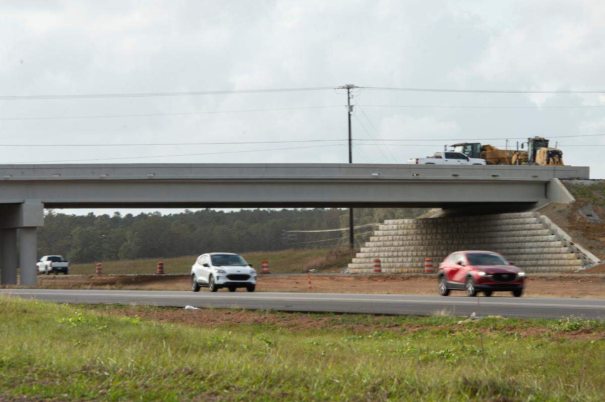 Construction continues along the Menge Avenue overpass over Interstate 10 in Pass Christian on Wednesday, Oct. 30, 2024.
